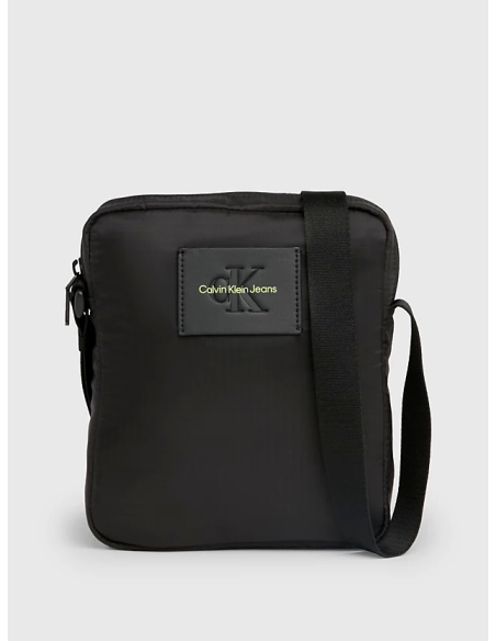 CALVIN KLEIN BOLSO reporter con logo NEGRO