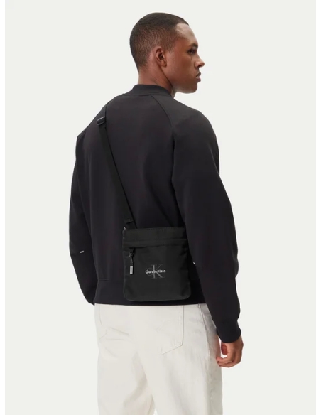 CALVIN KLEIN BOLSO LV04D3178G Negro